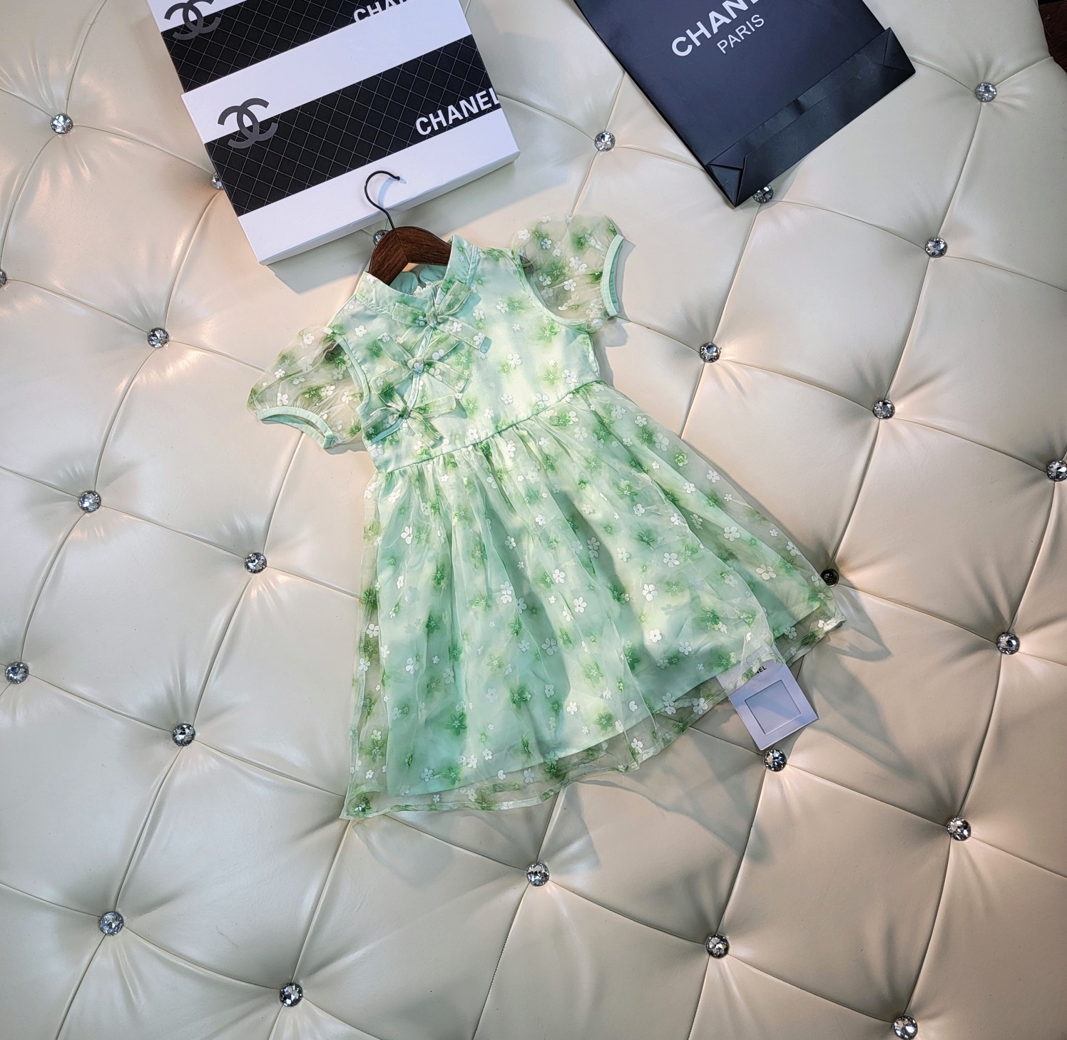 CHANEL  　子供服　女の子ワンピース　シャネル2022夏の新しいドレス