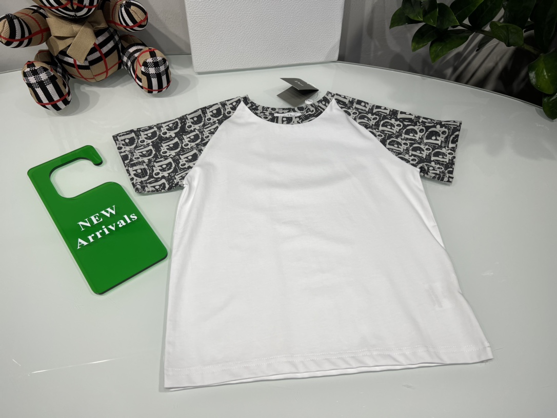 Dior【ディオール】子供服  Tシャツ　半袖   セットアップ　100-160㎝