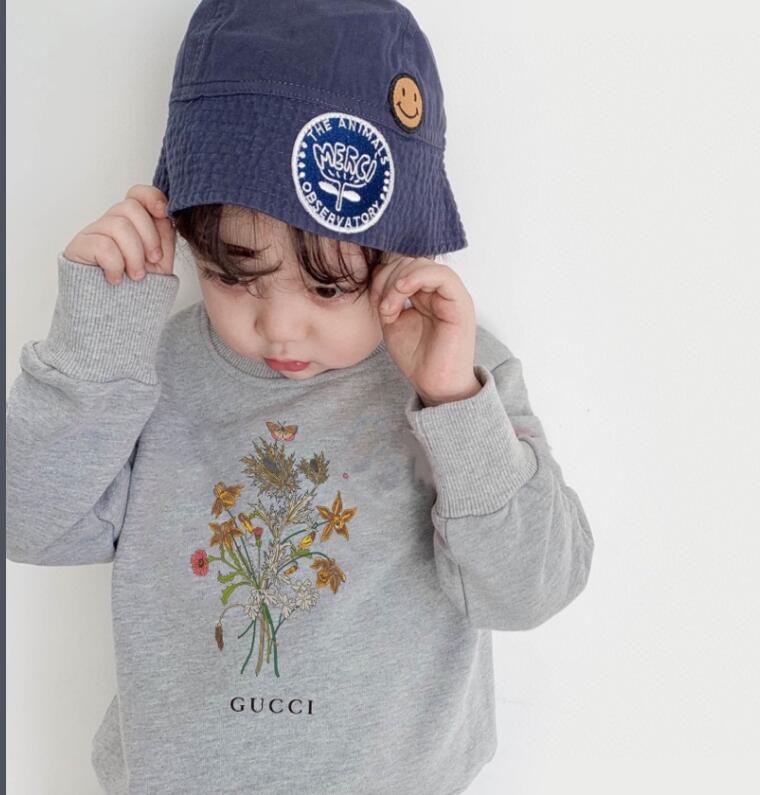 GUCCI  長袖　パーカー　子供服　　トップス　男女兼用