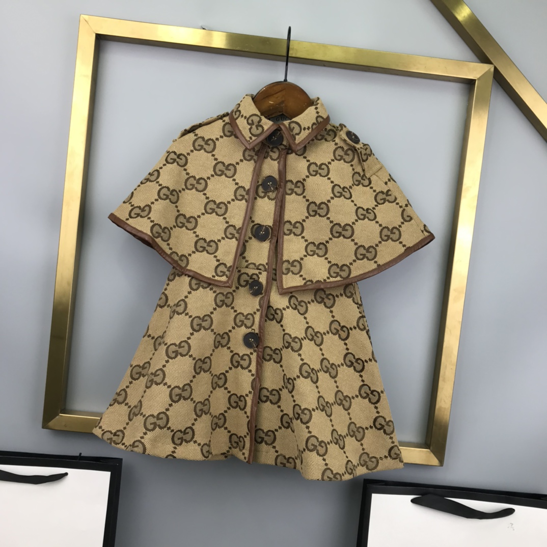 GUCCI【グッチ】 子供服    ケープトレンチコート   秋冬　100-150cm