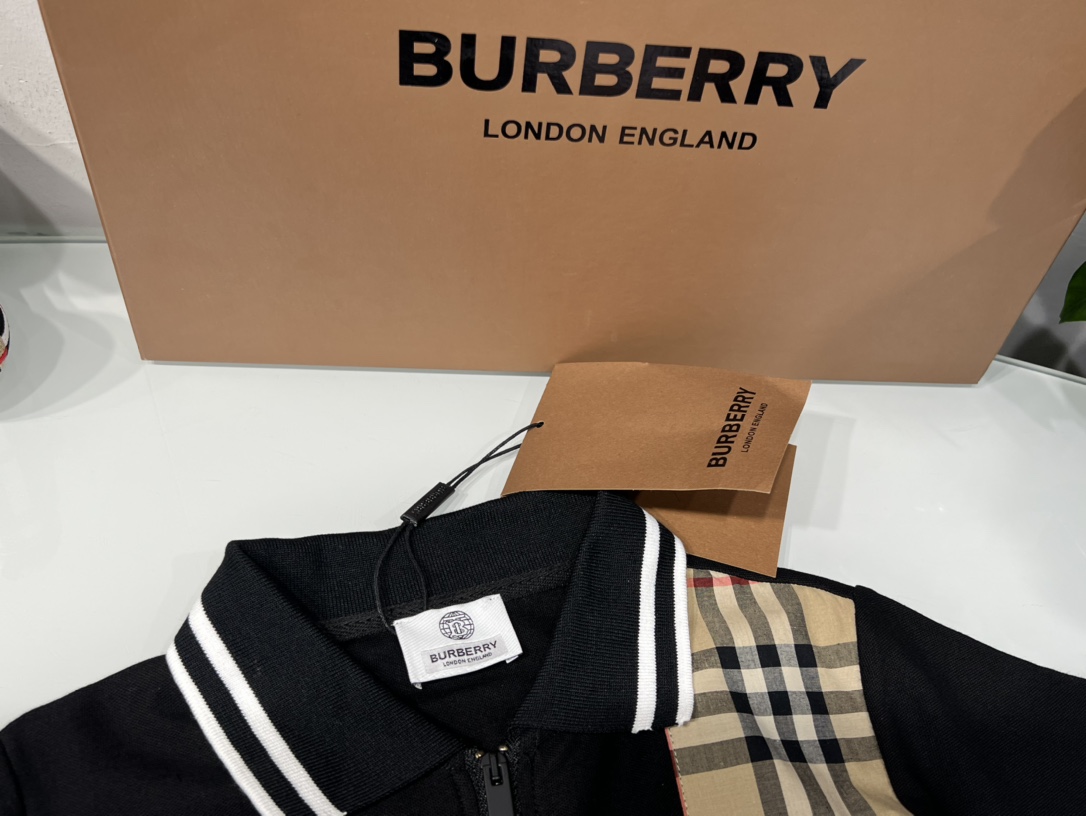 BURBERRY【バーバリー】 子供服 セットアップ　Tシャツ+パンツ　夏秋　100-170cm