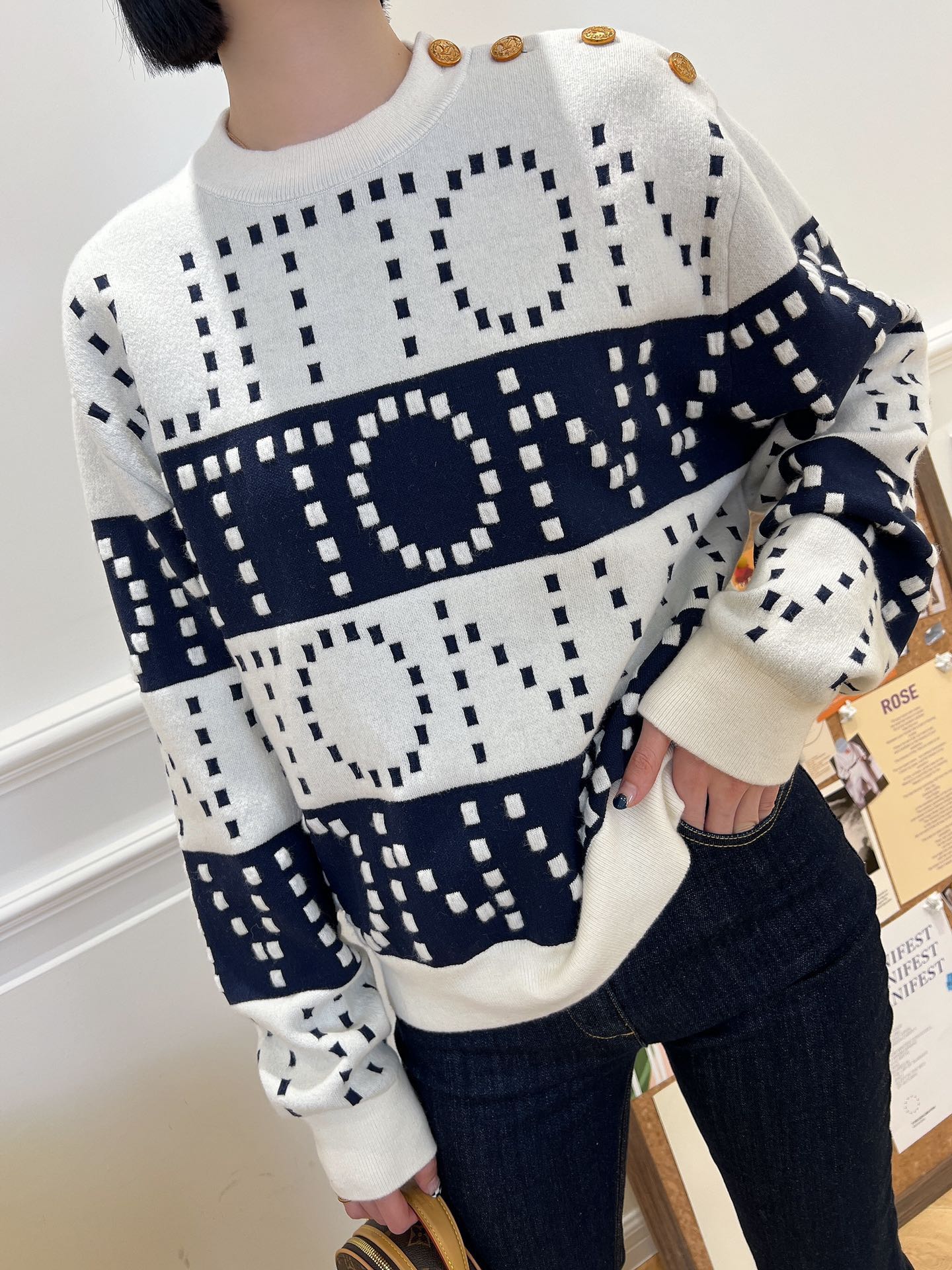 LV ルイヴィトン   セーター　レディース　秋　ワンサイズ